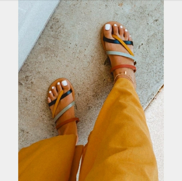 🆕️//The Justine// multi color strappy sandal - Picture 2 of 7